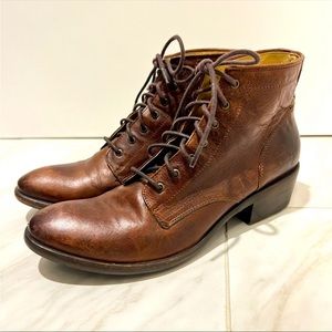 Frye Carson women’s lace up boots